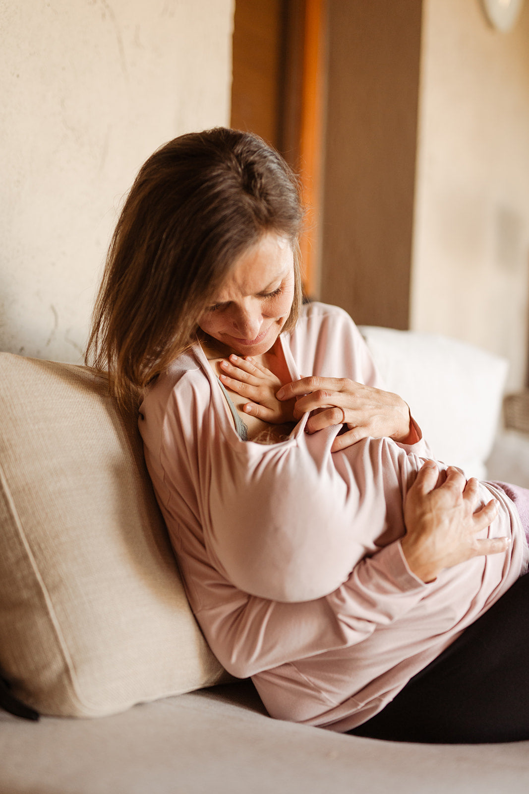 Longsleeve Pregnancy & Nursing T-Shirt – Bamboo Viscose | Deep V-Neck for Easy Breastfeeding