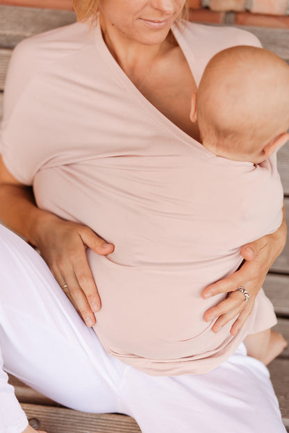 Comfortable maternity T-shirt for bonding and everyday wear